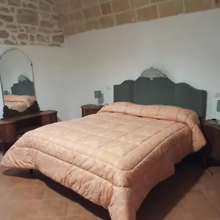 Palazzo Saraceno Apartments-antico Rifugio