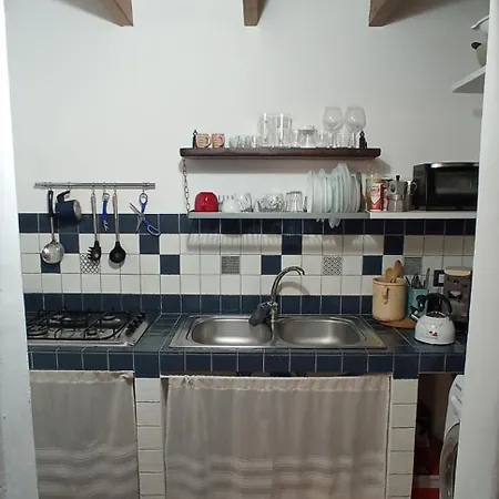 Palazzo Saraceno Apartments-antico Rifugio Apartment *